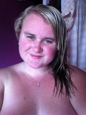 Kayleigh - Great Yarmouth - Fat Piss Slut