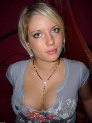 Amatuer Fille Blonde avec de Beaux Seins