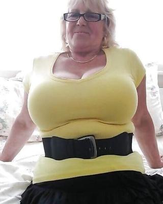 Gros Seins Candides