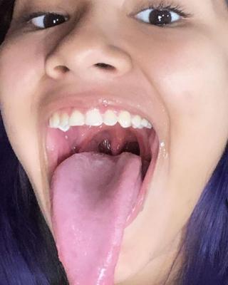 4.. Hot mouths for your stress relief Please (who made u cum)