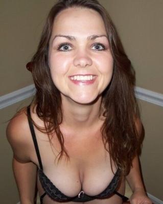 Expose me to the world-Brunette Mom