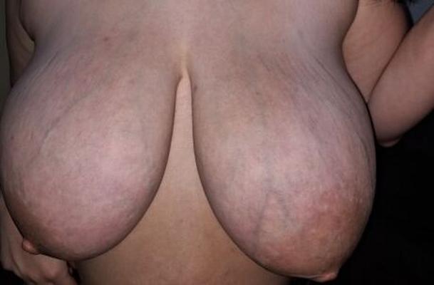 FarrahPFister - Reina subterránea de tetas caídas y puños -