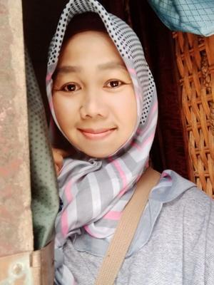 Indonesia woman Putri