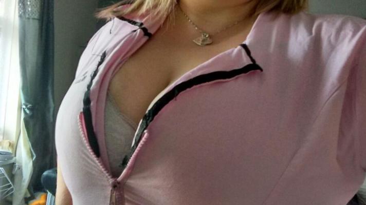 MILF casera con grandes tetas