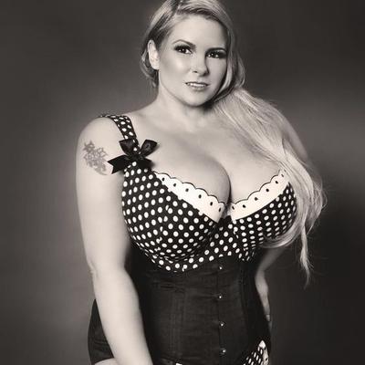 Mulheres maduras plus size: Louise