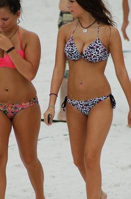 Seins en bikini