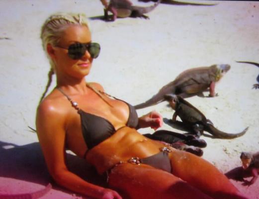 Biquíni Minúsculo Maryse Oullete Total Divas