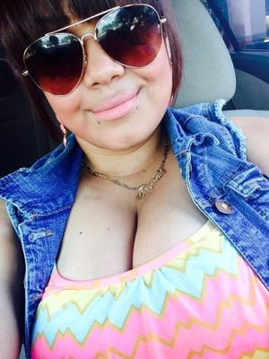 Sexy big tit latina comentários sujos