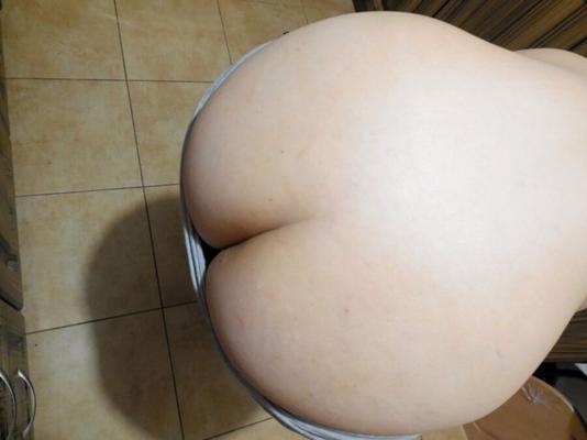 Com minha filha uma bela bunda?