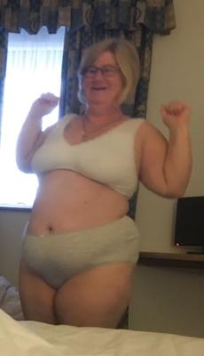 Cover me in spunk cum wank on my fat saggy body