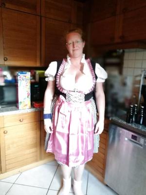 Tanja Eggert im Dirndl