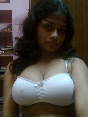 Gros seins indiens