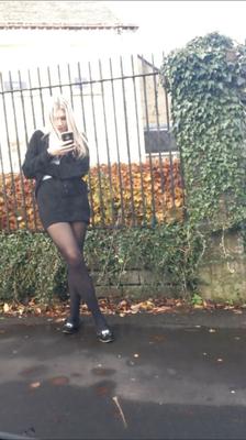 Blonde britannique de Leeds en collants