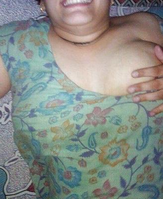 Bhabhi ke bate bade doodh