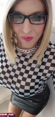 Eu Roxy_Valentine, vestida sexy e pronta para ser a puta!