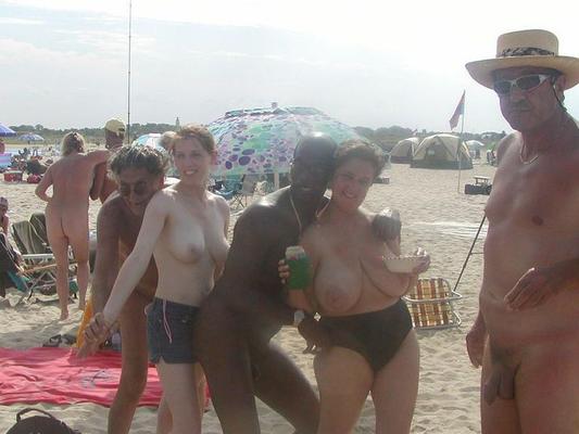 Amateur gros seins sur la plage