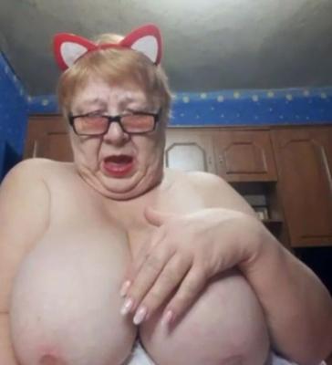 Old granny with big tits