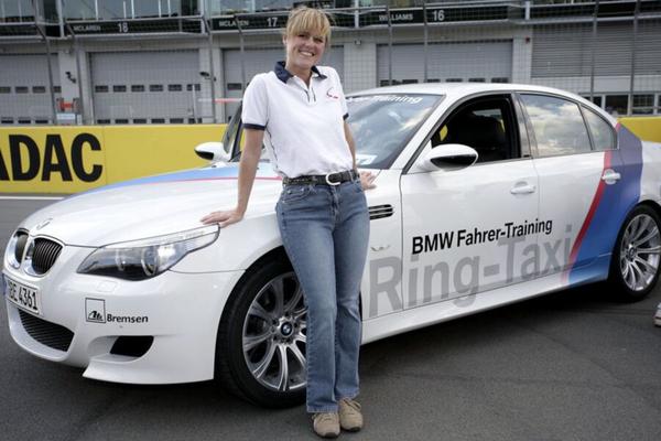 Sabine Schmitz Piloto de carreras alemán Bonitas tetas Precioso gran culo