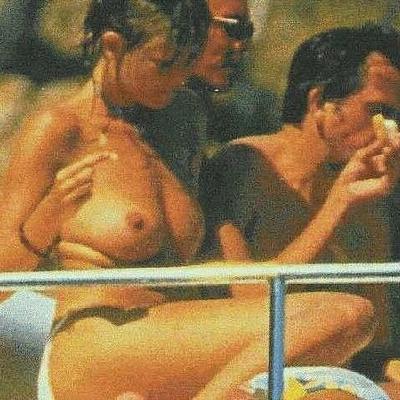 Claudia Schiffer en topless