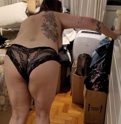 Vania - puta madura em lingerie preta