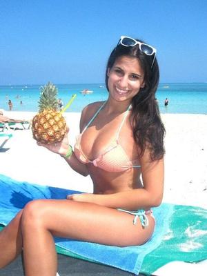 Chicas en bikini bebidas en las que quiero correrme