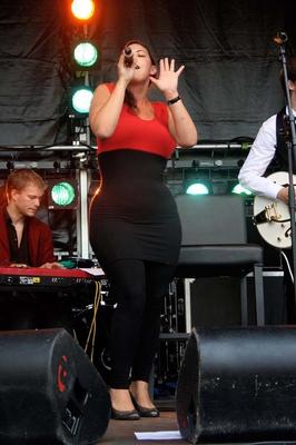 CARO EMERALD - HOTTEST PICTURES