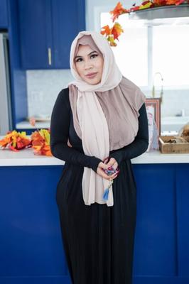 Hijab-Milf Tokyo Lynn More Nut