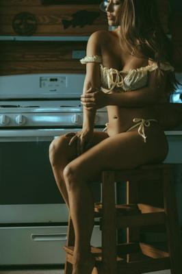 FallInLovia Eva Lovia - J'appartiens à la cuisine - 35x - 5200px -