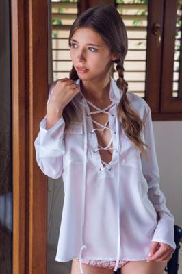 Mila Azul - Window