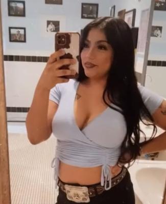 Navajo/Latina gros seins