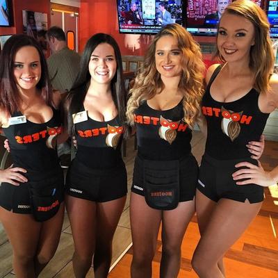 Hooters y más