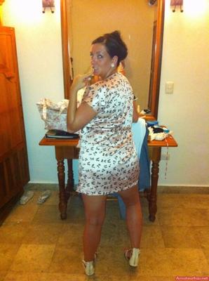 Elegante Morena Milf Peitos Grandes