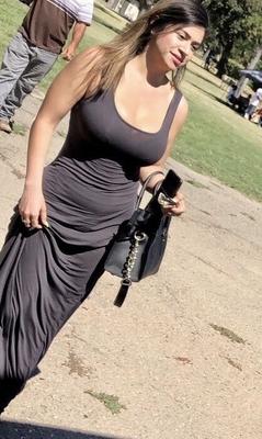 Big Tit Little League MILF ist für Sex gebaut