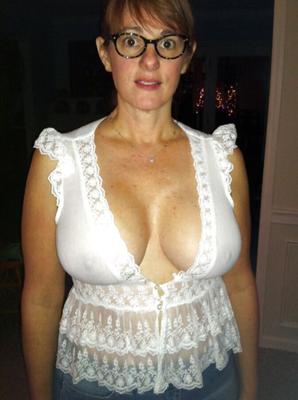 Lauren, une MILF sexy aux gros seins