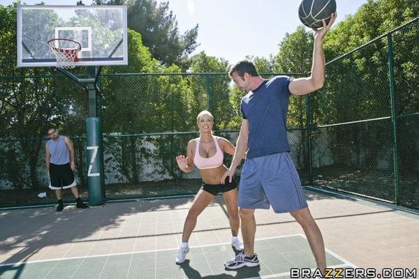 Shyla Stylez doppelter DD-Basketballsex