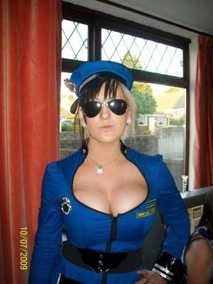 Annaliese Royaume-Uni gros seins jeune MILF chav