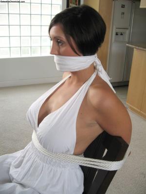 Dylan Ryder - Attaché et bâillonné