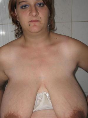 Natasha (MILF enceinte aux gros seins)