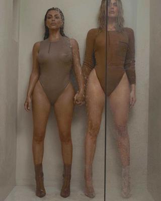 Kim y Khloe Kardashian - Putas de la ducha