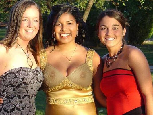 Enormes tetas falsas en la puta india gorda Preiyaa