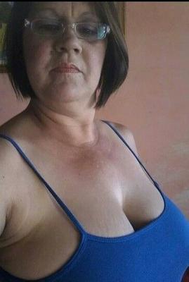 Vieille Fille Gros Seins