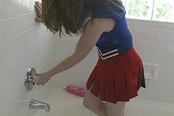 Cheerleader Bath