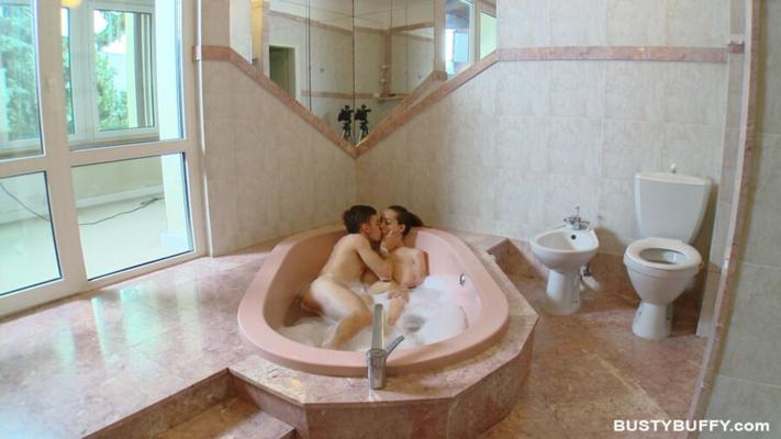 Fita de sexo com jacuzzi