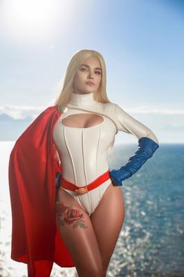 Kalinka Fox - Compilation de cosplay Power Girl