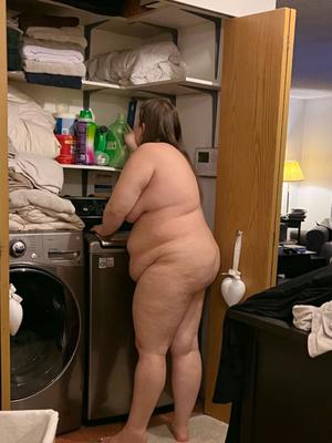 Femme BBW nue ignorant