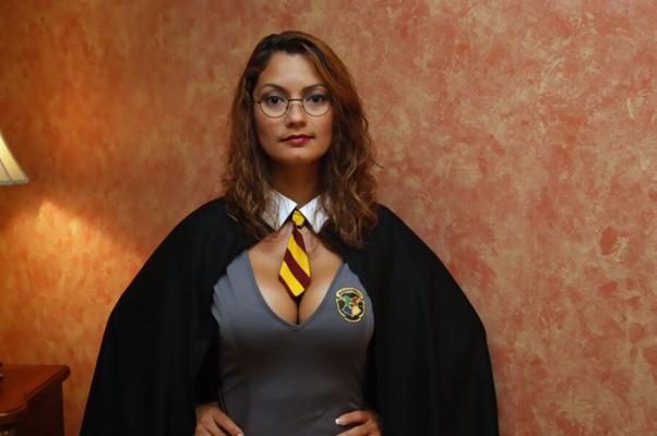 Ivy models in Sexy Potter Costume