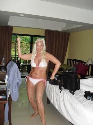 Blogueur MILF blonde chaude - nn