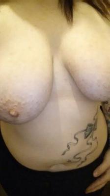 Me encanta mostrar mis tetas