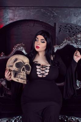 Morticia Addams BBW Cosplay [Marie Bunny]