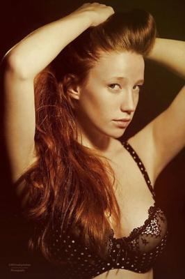 Jeune Rousse Dessous